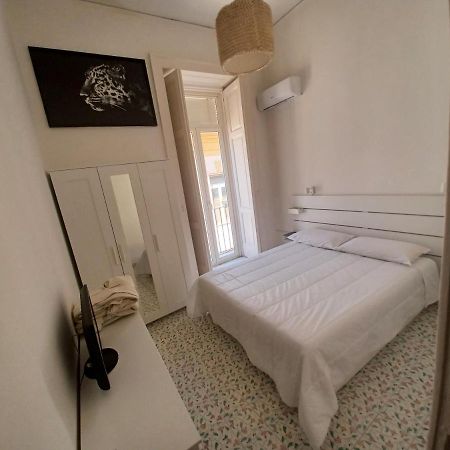 A Casa Di Nonna Ida, Nel Cuore Pulsante Di Napoli Nápoles Exterior foto