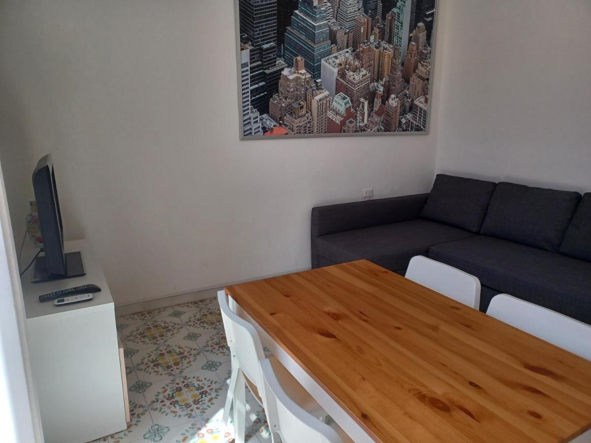 A Casa Di Nonna Ida, Nel Cuore Pulsante Di Napoli Nápoles Exterior foto